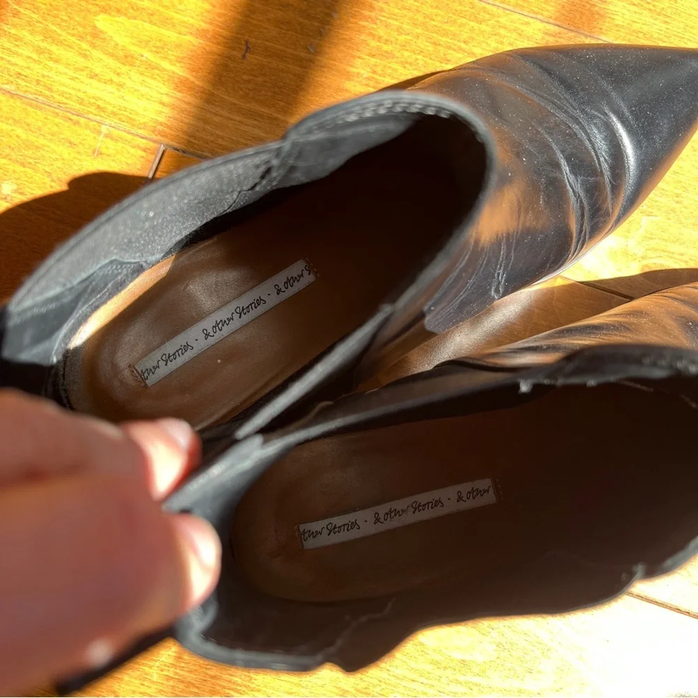 Black Chelsea Boots with Pointed Toe - Picture 8 of 12